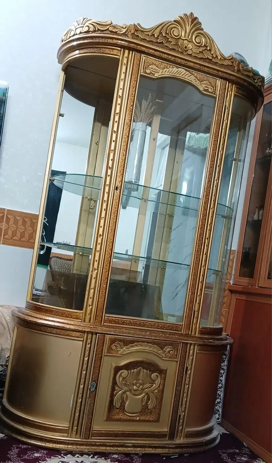 بوفه تاج دار و طلایی و آینه دار|بوفه، ویترین، کنسول|قدس, شهرقدس|دیوار
