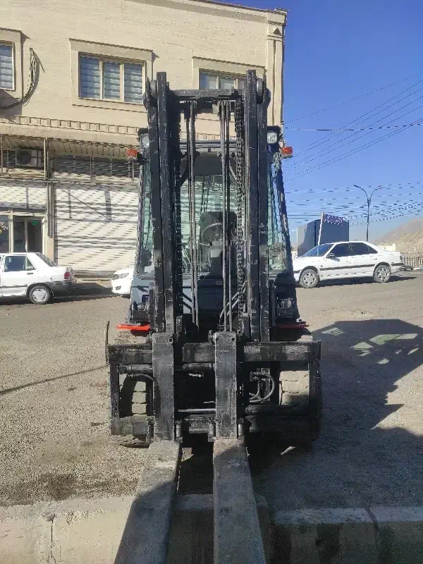 لیفتراک 3/5تن تویوتا|خودرو سنگین|پردیس, شهرک صنعتی خرمدشت فاز ۷|دیوار