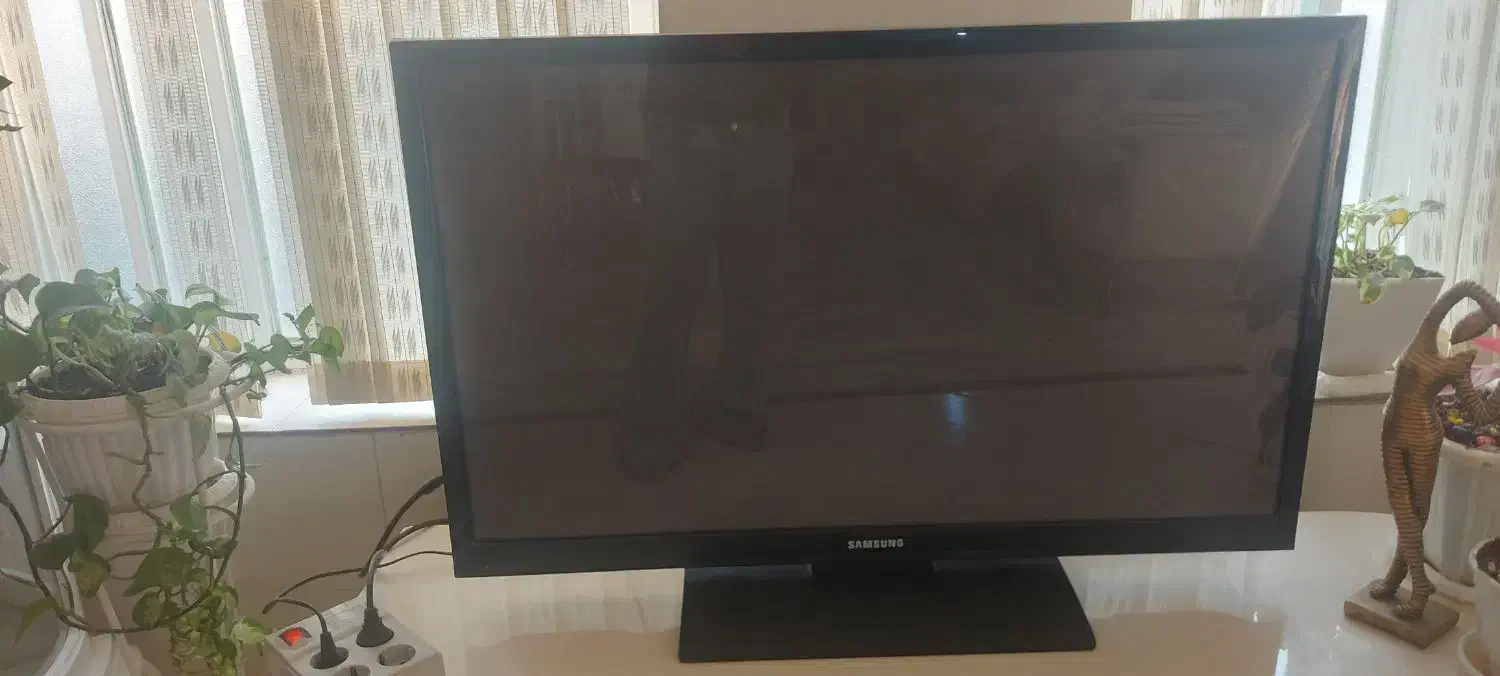 السیدی۴۶ اینج|تلویزیون و پروژکتور|شیراز, مسلم|دیوار