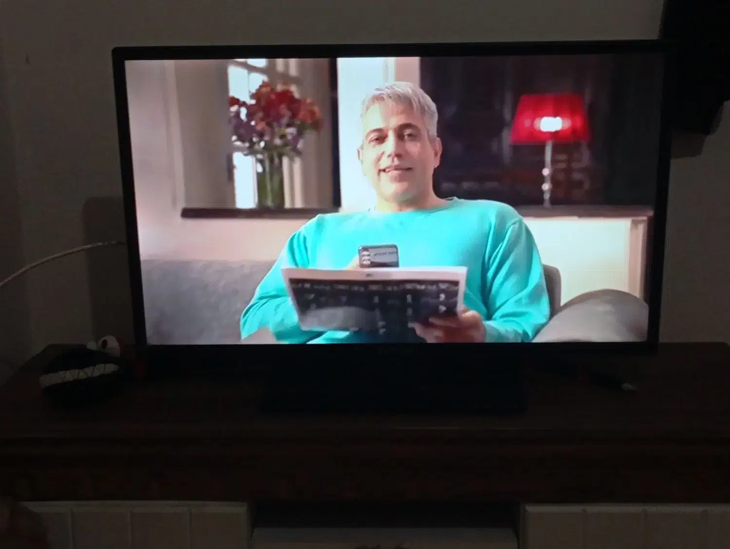 ال ای دی 32 اینچ اسنوا در حد صفر|تلویزیون و پروژکتور|رشت, کوی مهر|دیوار