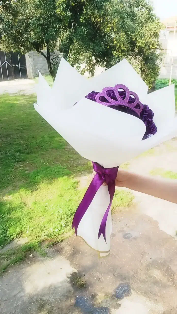 دسته گل بنفش|گل مصنوعی|سنگر, |دیوار