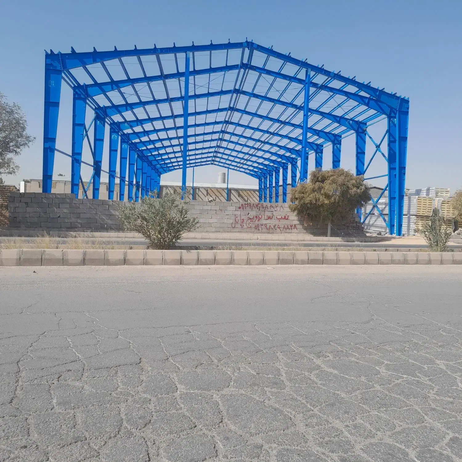 ساخت و نصب سازه های اسکلت فلزی|خدمات پیشه و مهارت|کرمان, |دیوار