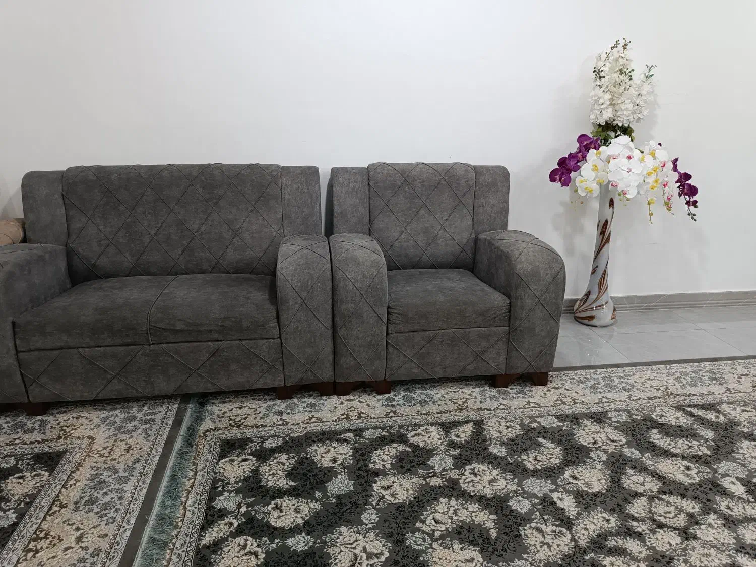 مبل راحتی|مبلمان خانگی و میز عسلی|رشت, نخودچر|دیوار