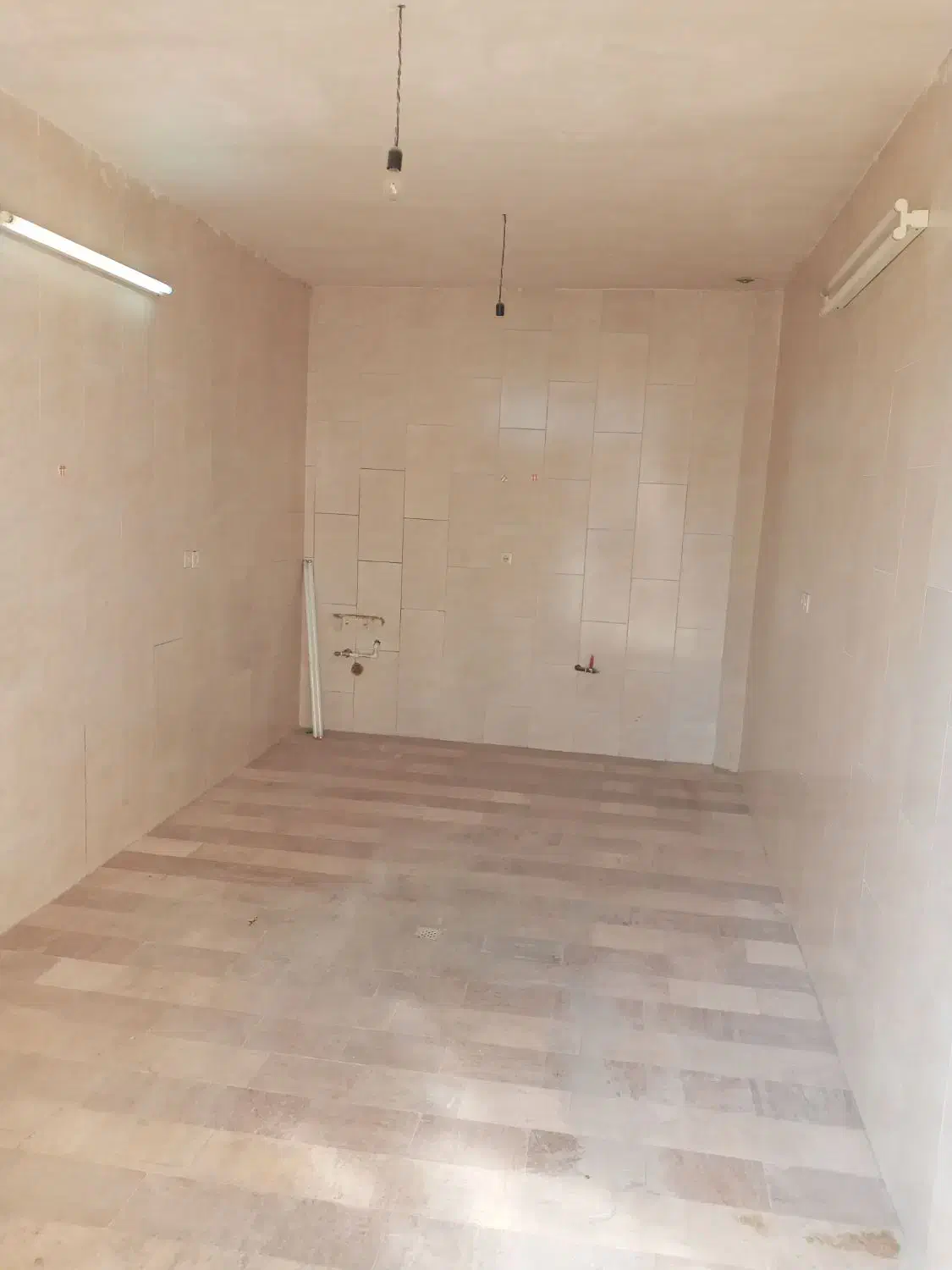 مغازه ۲۴ متری برخیابان ۱۲ متری|اجارهٔ مغازه و غرفه|اصفهان, جاوان|دیوار