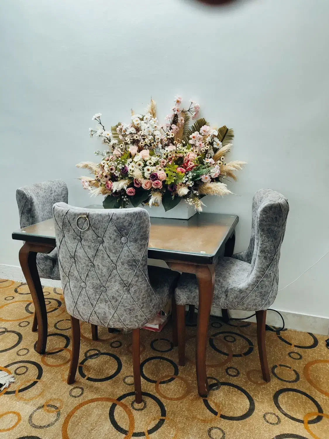 میزنارخوری چستر|میز و صندلی غذاخوری|قم, چهل درخت|دیوار