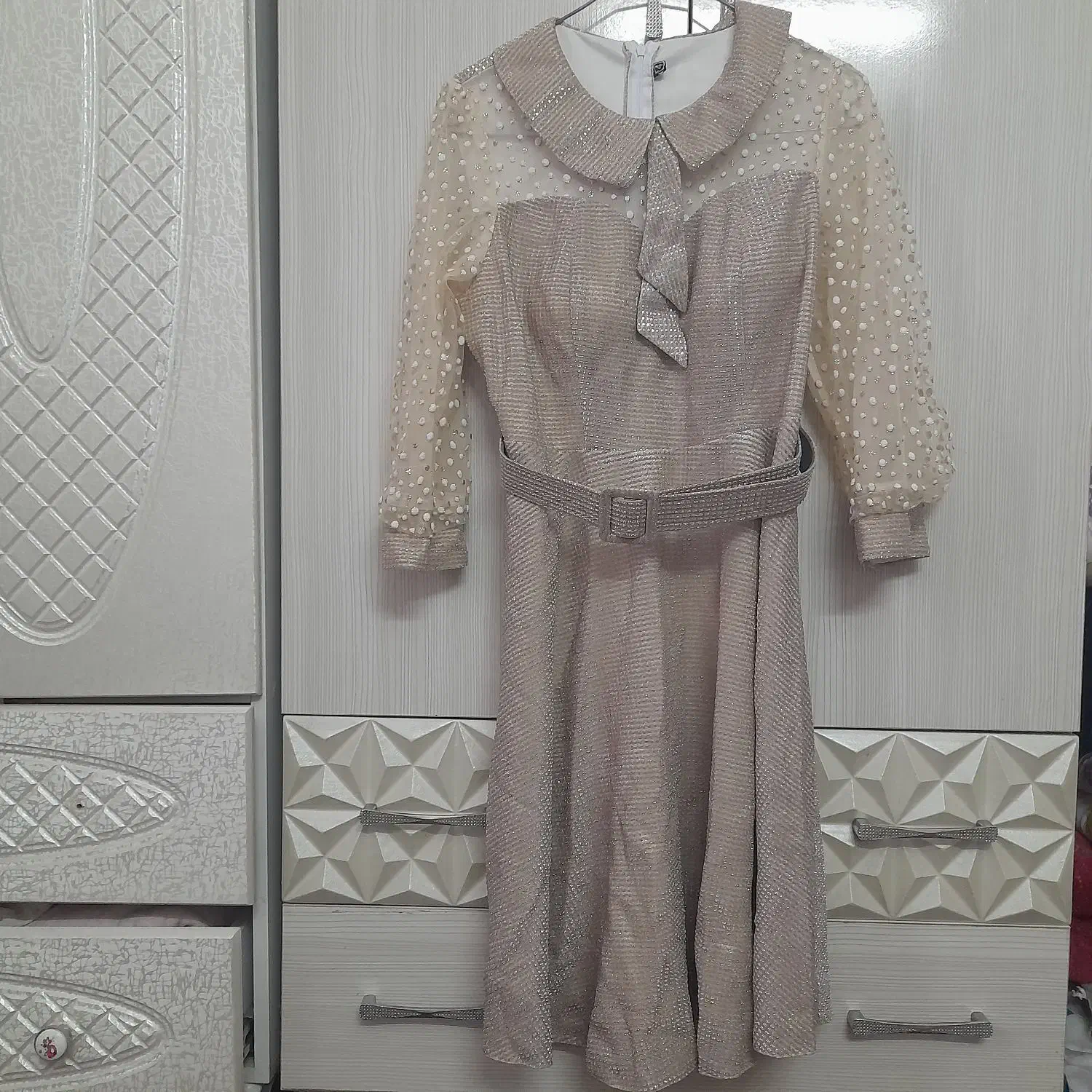 لباسمجلسی|لباس|فرمهین, |دیوار