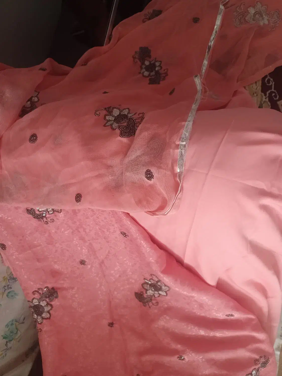 پارچه|لباس|گرمسار, |دیوار