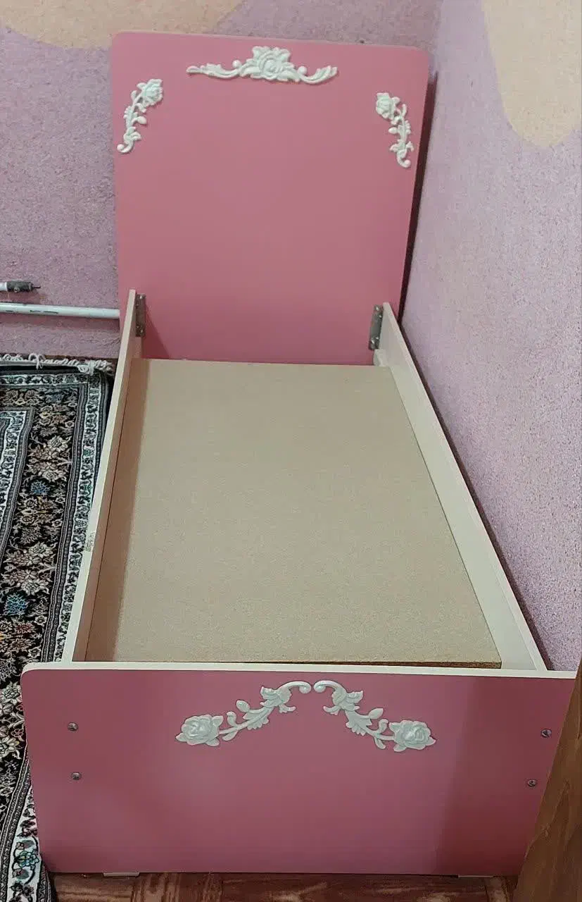 تختخواب و کمد کودک|تخت و صندلی بچه|مرند, |دیوار