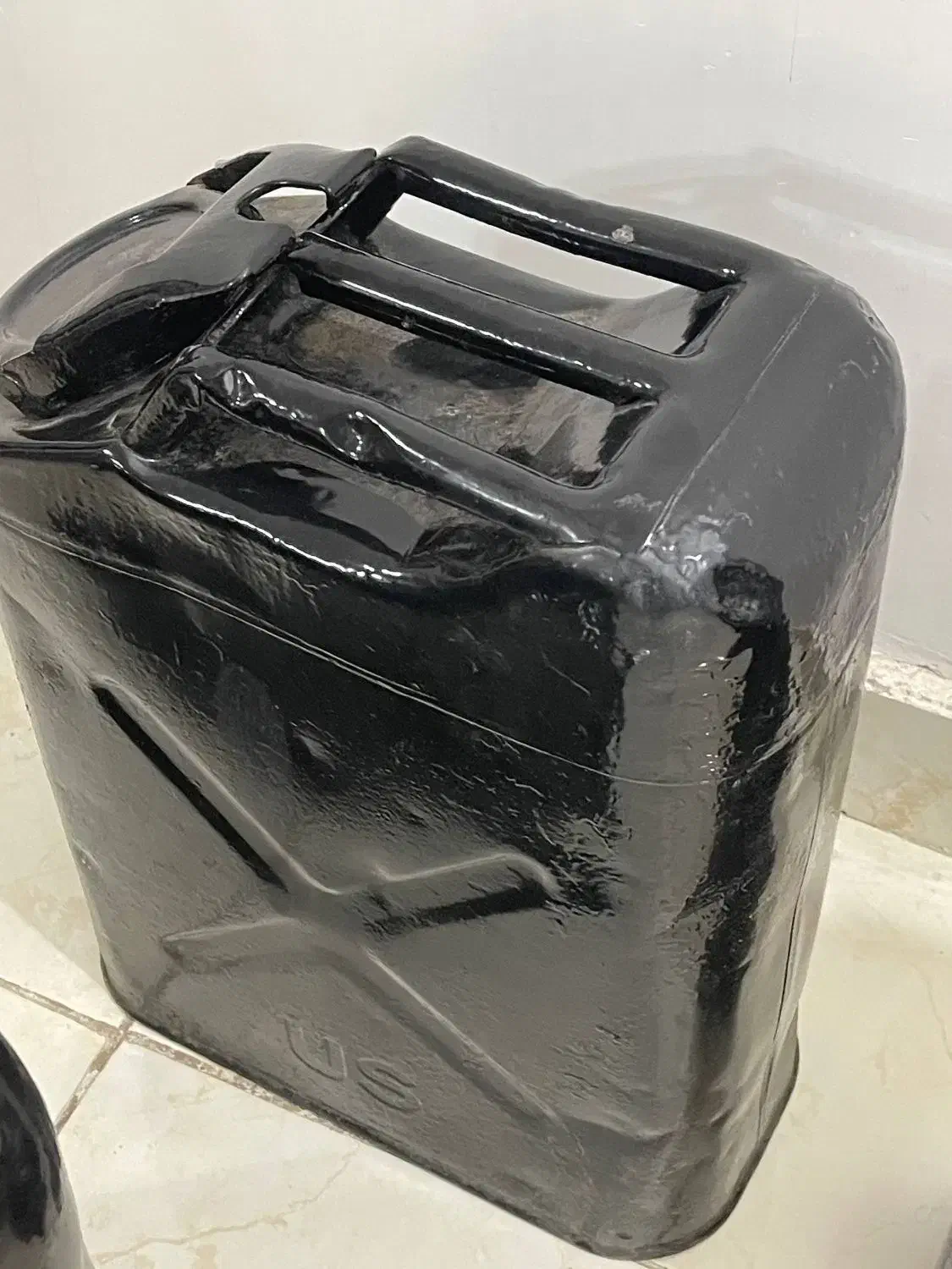 گالن فلزی آمریکایی|ظروف نگهدارنده، پلاستیکی، یک‌بارمصرف|ایلام, |دیوار