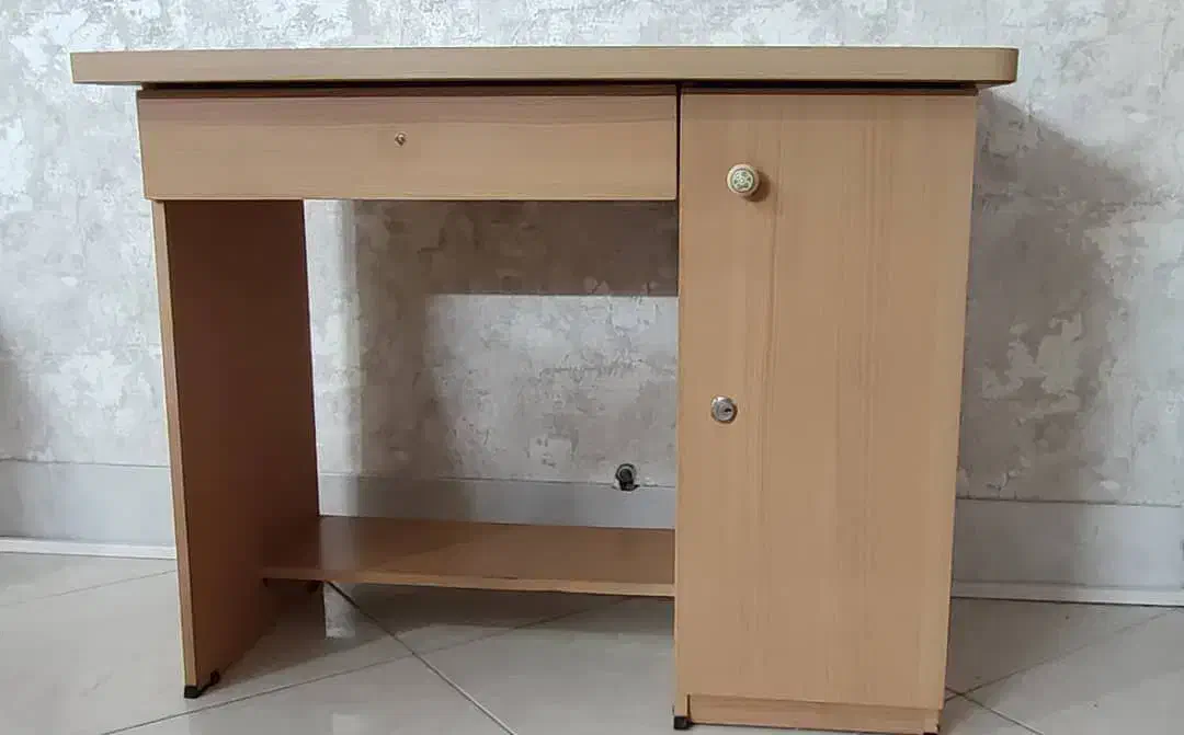 میز تحریر و صندلی جک دار گردان|میز تحریر و کامپیوتر|سمنان, |دیوار