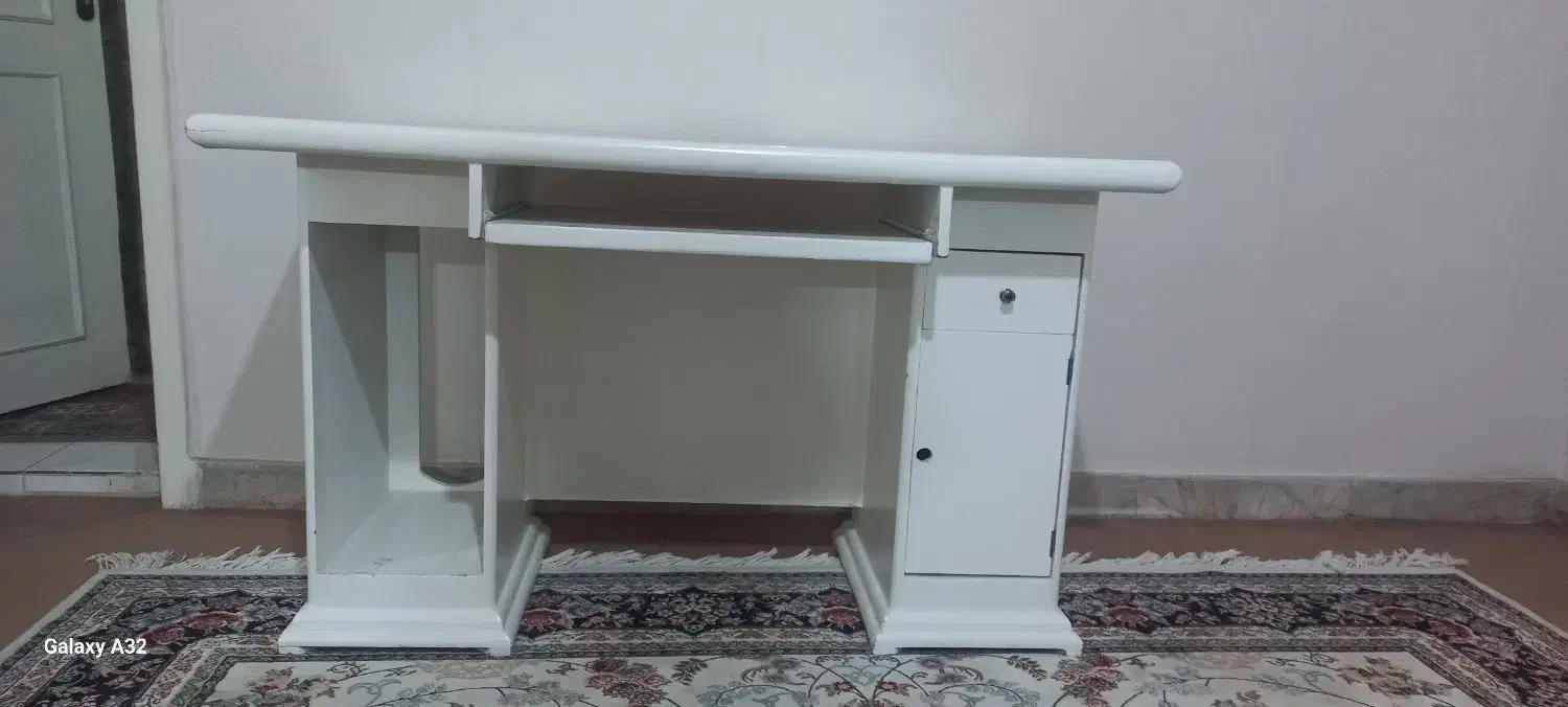 میز تحریر سفید|میز تحریر و کامپیوتر|مشهد, عبادی|دیوار