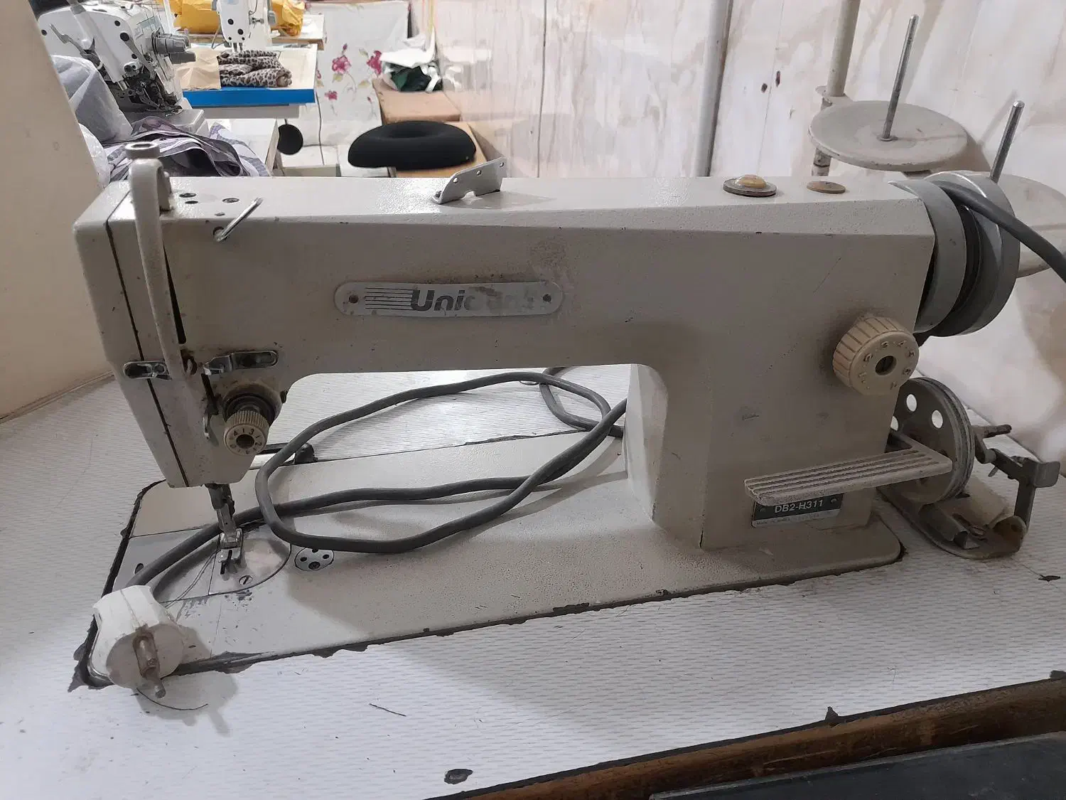 چرخ خیاطی راسته دوز|چرخ خیاطی و ریسندگی|رباط‌کریم, رباط‌کریم|دیوار