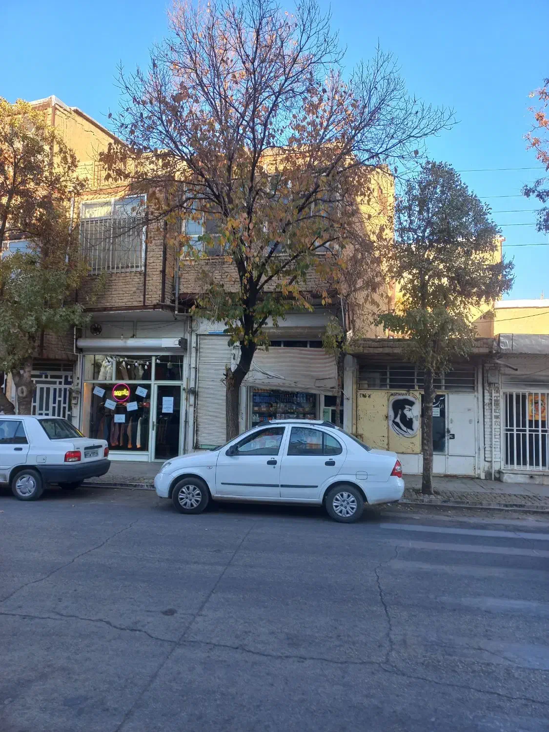 فروش مغازه تجاری در بهترین جای بهار|فروش مغازه و غرفه|بهار, |دیوار