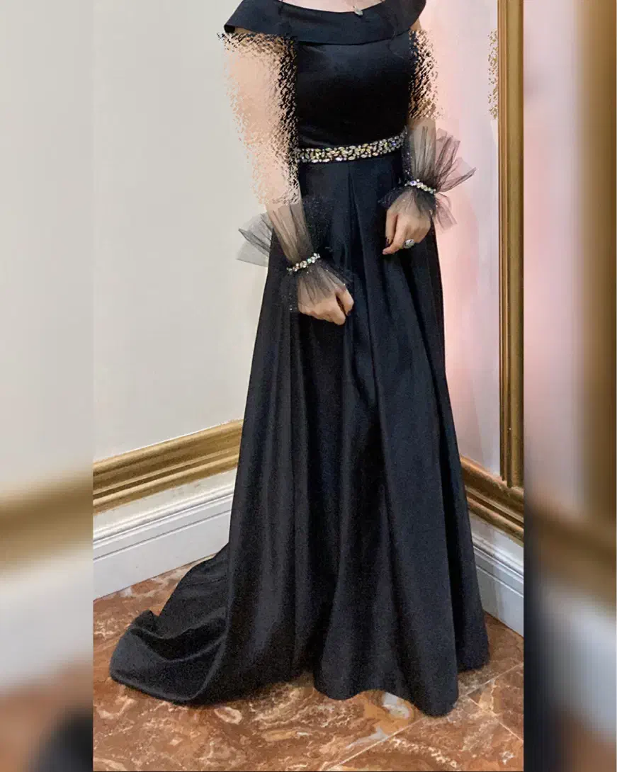 لباس مجلسی|لباس|لاهیجان, شیخ زاهد|دیوار