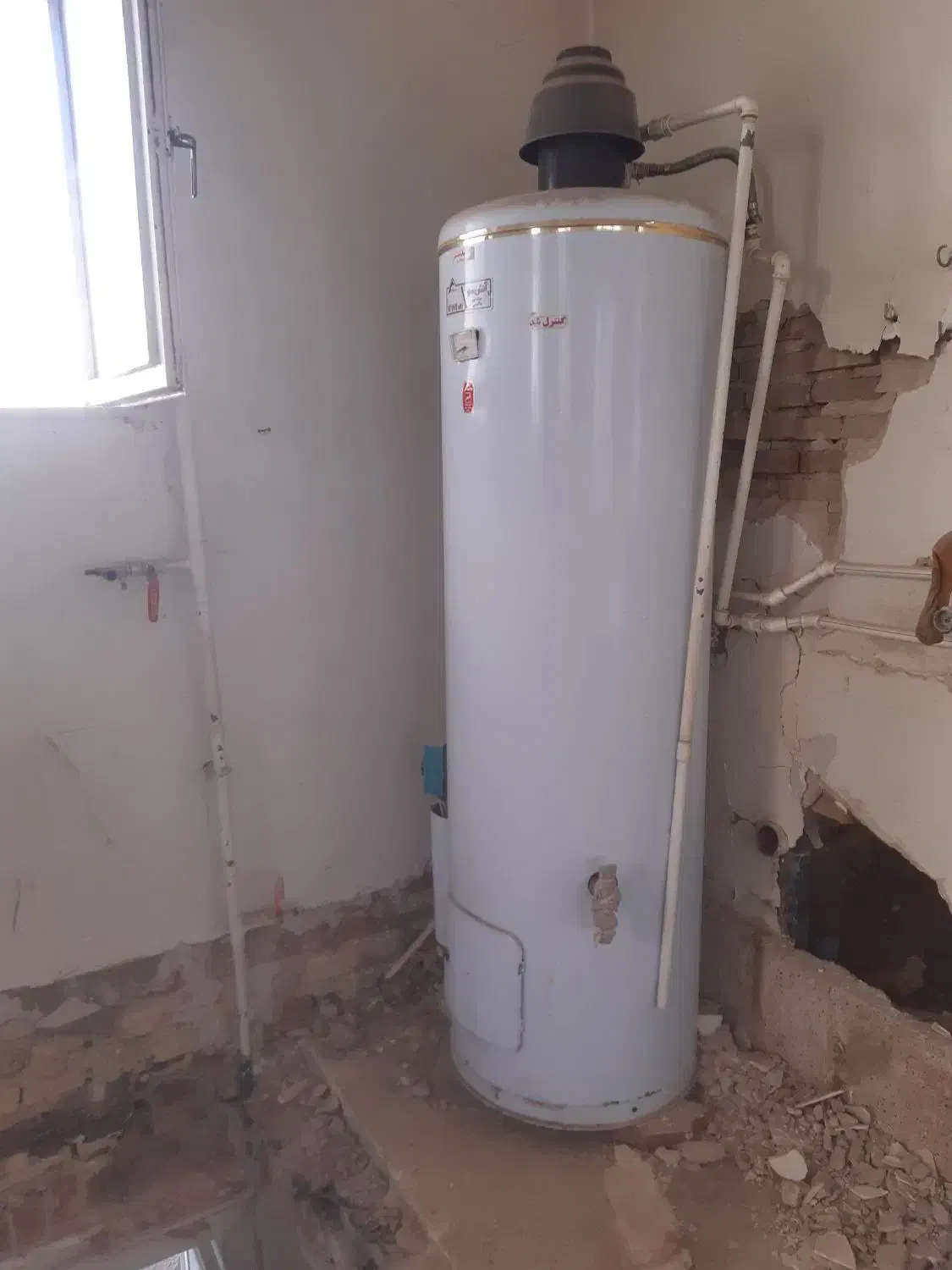 فروش چند عدد در و پنجره ی آهنی در اندازه های مختلف|مصالح و تجهیزات ساختمان|تبریز, |دیوار