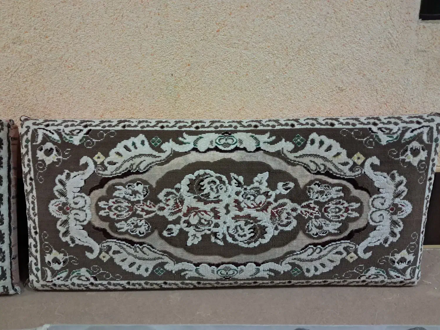 پشتی نونو|حراج|سبزوار, قاضی زاد|دیوار