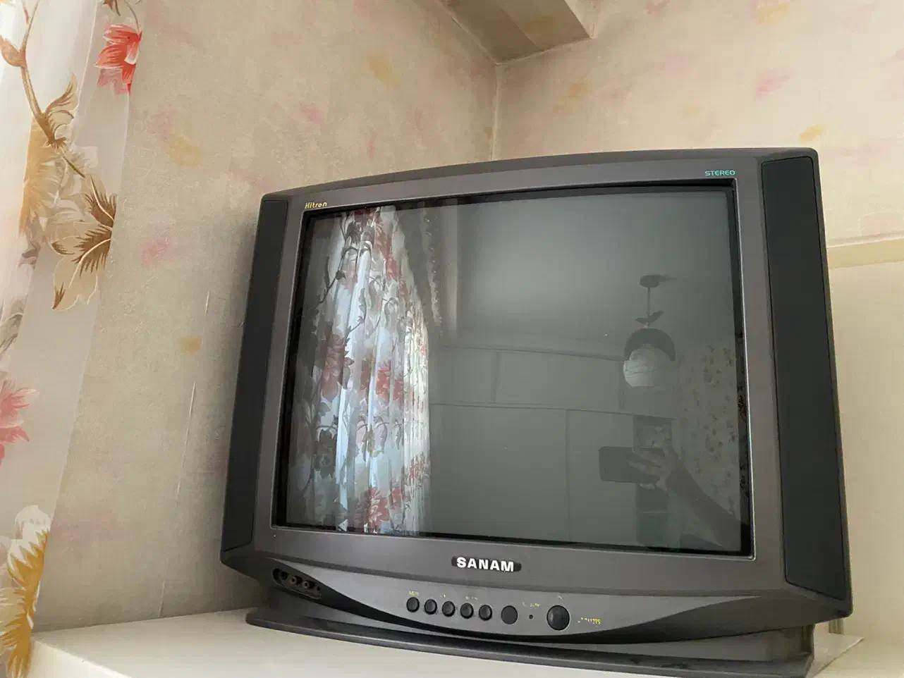 تلوزیون صنام|تلویزیون و پروژکتور|اندیشه, اندیشه فاز ۴|دیوار