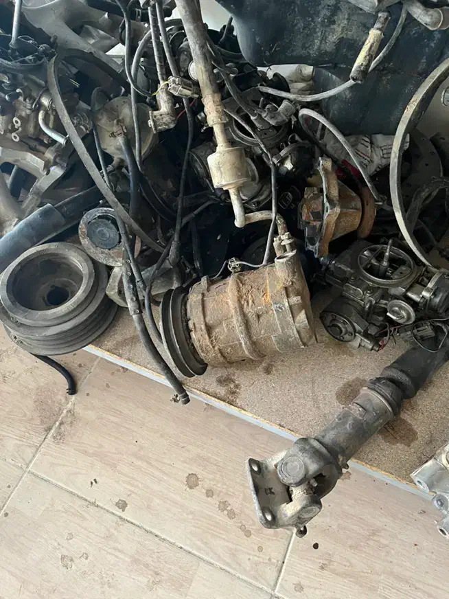 موتور گیربکس y60 پاترول ۶سیلند|قطعات یدکی و لوازم جانبی|شهرضا, |دیوار