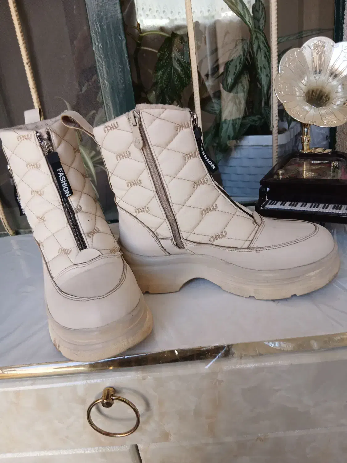 پوتین و کفش|کیف، کفش، کمربند|سقز, |دیوار