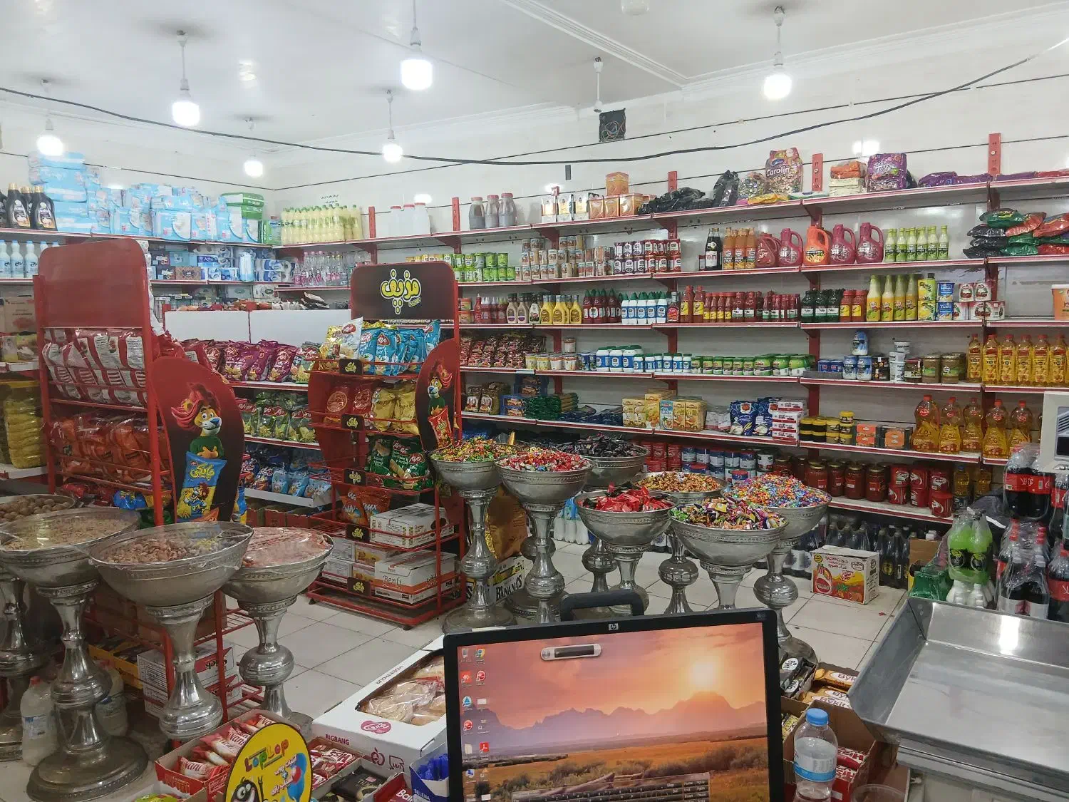 استخدام کارگر ساده و فروشنده فروشگاه|استخدام خدمات فروشگاه و رستوران|اهواز, شهرک برق|دیوار