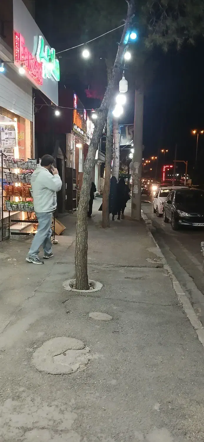 مغازه ۱۰۰متری ابتدای دانش|اجارهٔ مغازه و غرفه|صدرا-فارس, فاز ۱|دیوار