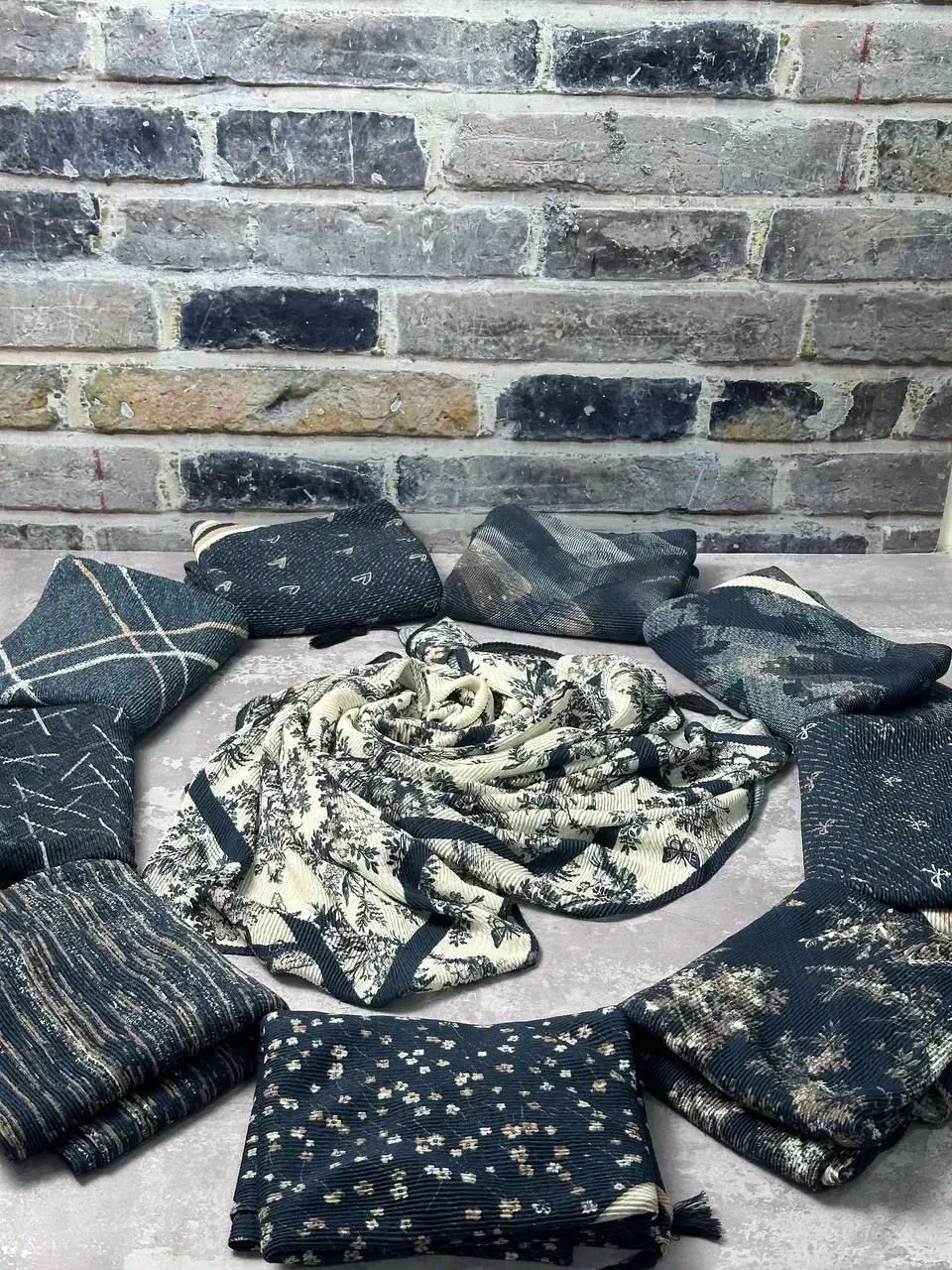 روسری پلیسه برشکا در 12 طرح جذاب|لباس|بندر ماهشهر, |دیوار