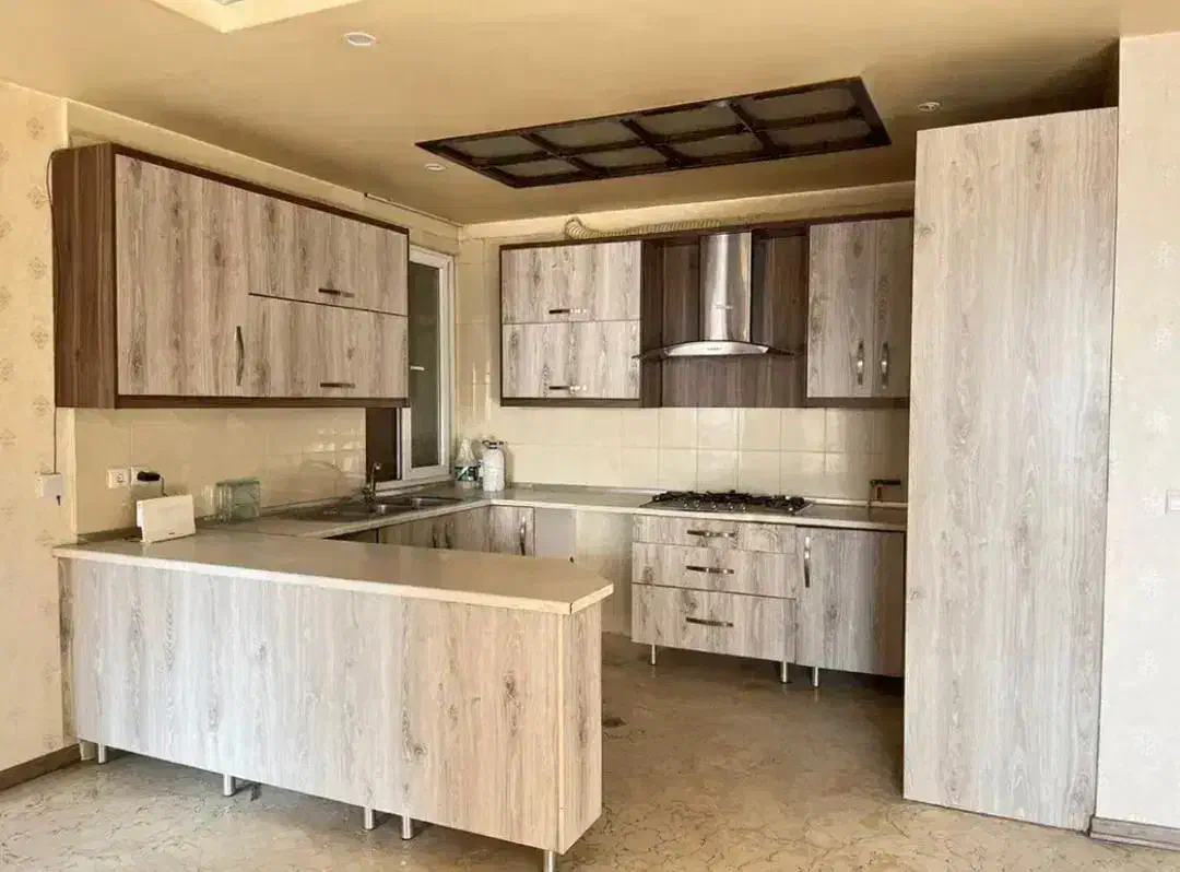 ۹۰ متر/۲ خواب/بهترین لوکیشن/چسب پارک