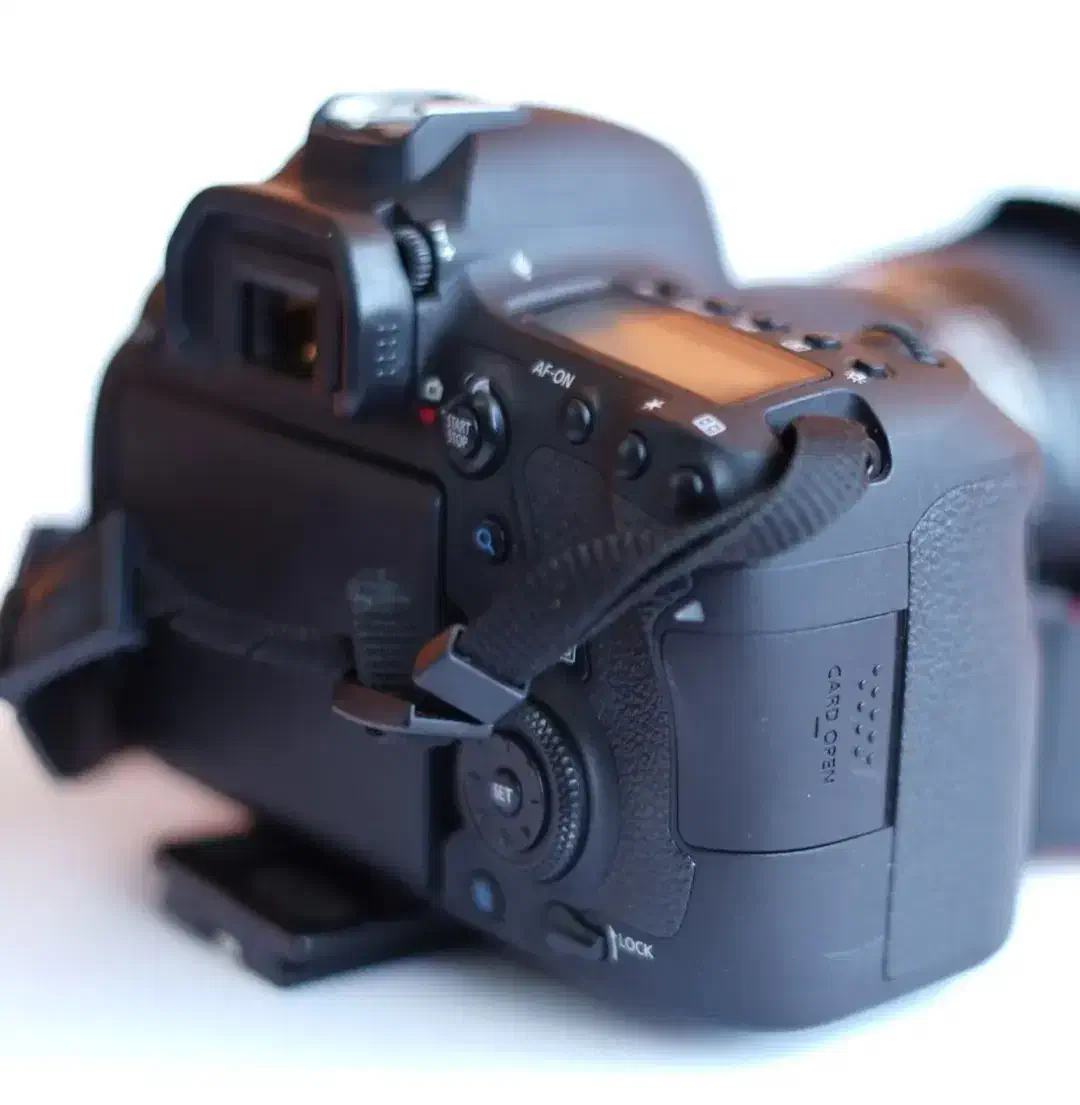 دوربین عکاسی و فیلمبرداری canon ۶d mark ii|دوربین عکاسی و فیلمبرداری|شبستر, |دیوار