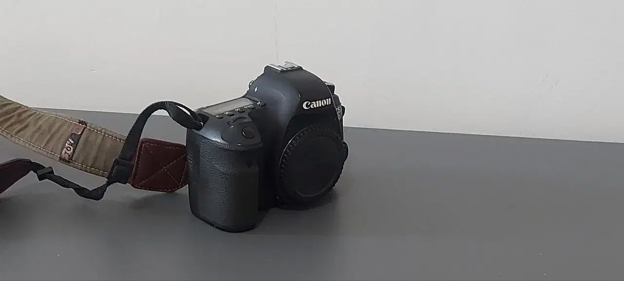 بدنه دوربین Canon Eos 6D|دوربین عکاسی و فیلم‌برداری|تهران, فلسطین (میدان انقلاب)|دیوار