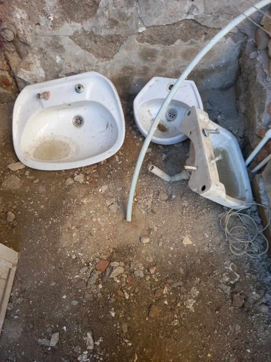 روشویی  پایه دار بزرگ ۵۰۰ کوچیک گرد ۴۰۰|لوازم سرویس بهداشتی|بروجرد, |دیوار