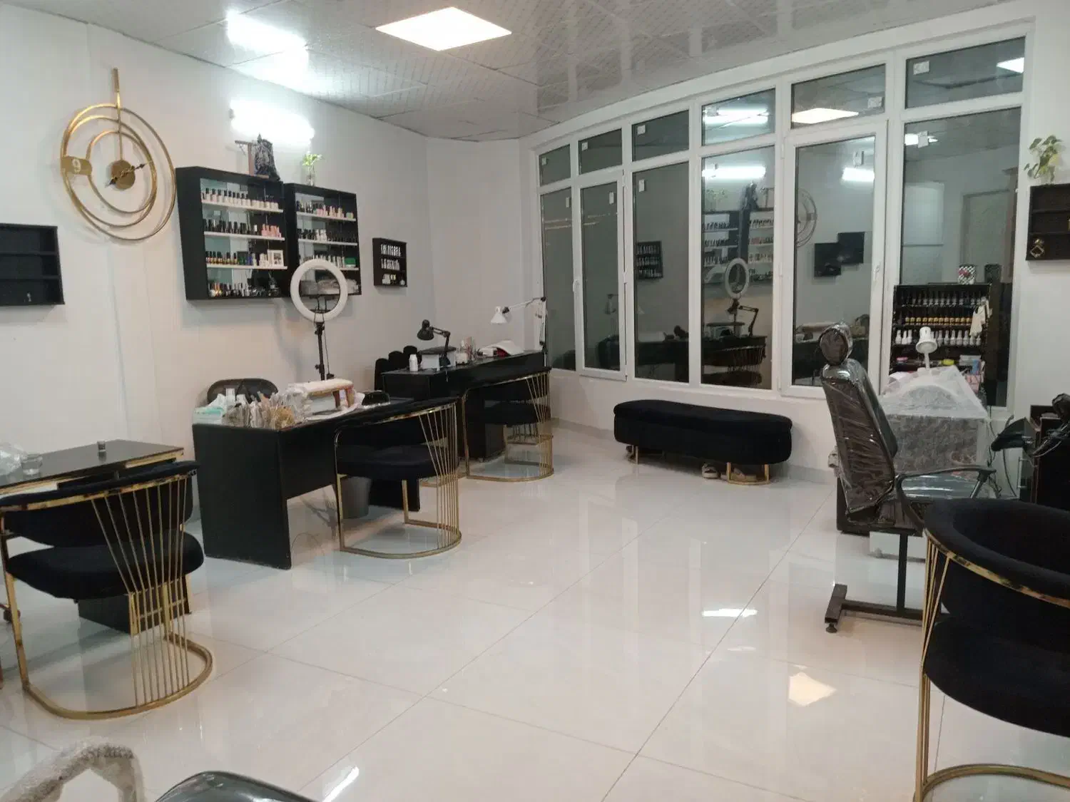 اجاره لاین در سالن زیبایی در بهترین مکان|خدمات آرایشگری و زیبایی|نیشابور, دارایی|دیوار