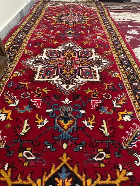 کناره یک در چهارو‌نیم طرح هریس|فرش|آبیک, |دیوار