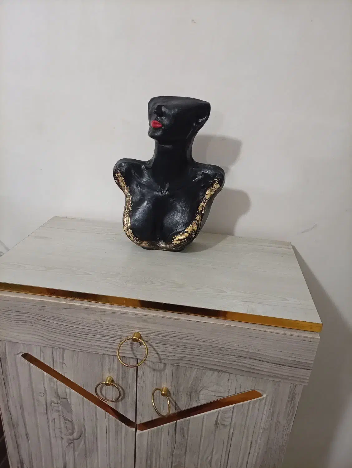 تندیس دختر|مجسمه، تندیس، ماکت|خرم‌آباد, |دیوار