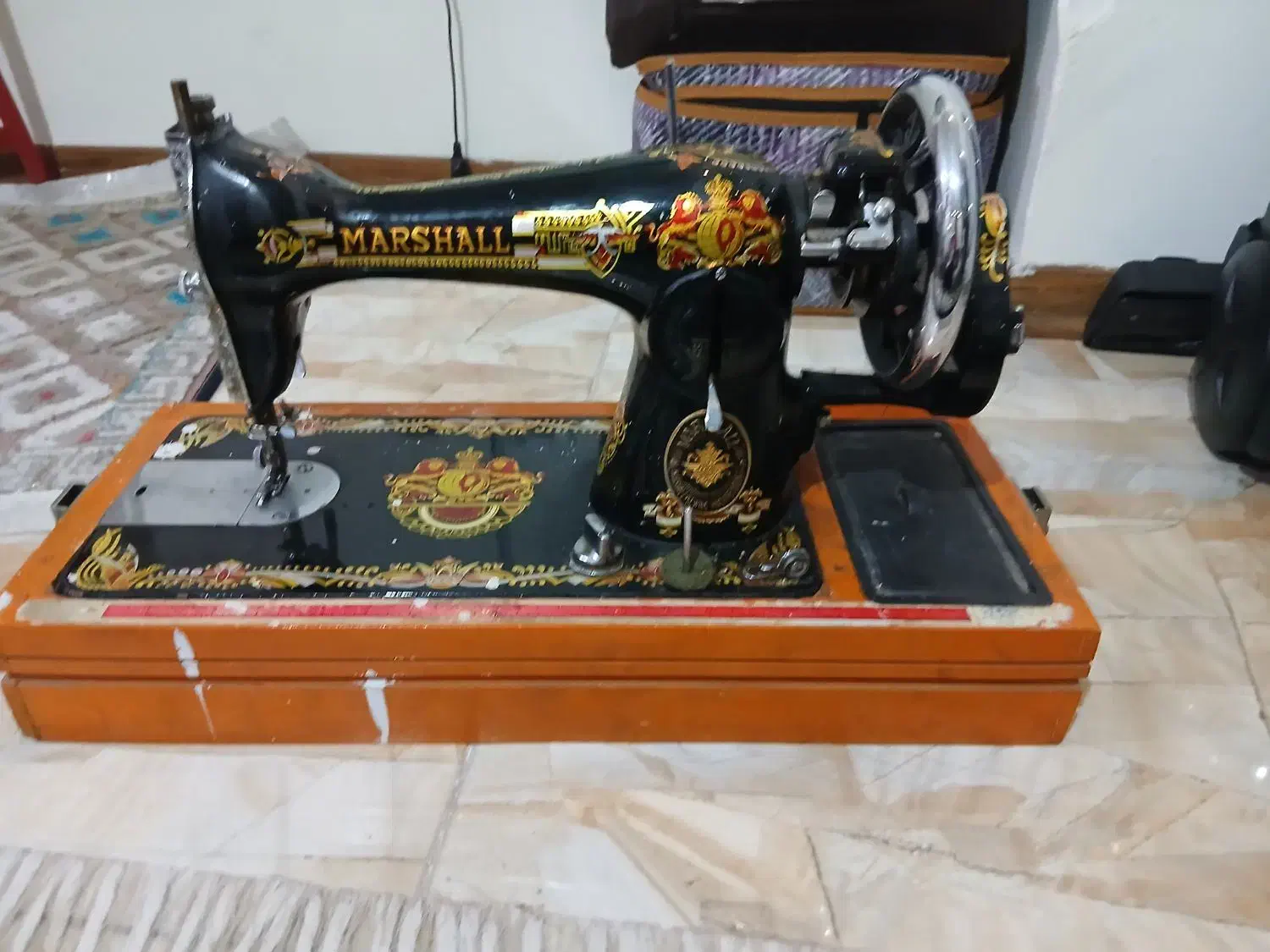 چرخ خیاطی  دستی|کلکسیون اشیاء عتیقه|اندیشه, اندیشه فاز ۱|دیوار