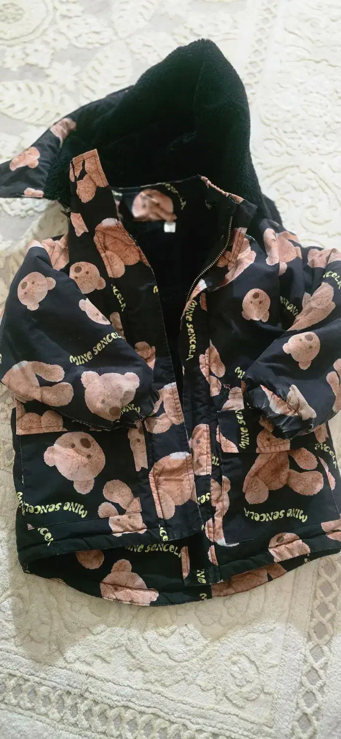 کاپشن و جلیقه شلوار سه عدد و کلی لباس دیگه|کفش و لباس بچه|آمل, |دیوار