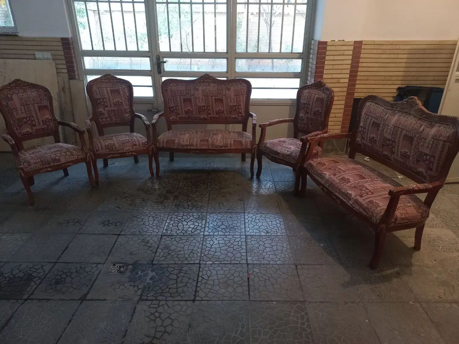 فروش یک دست مبل ۷نفره|مبلمان خانگی و میز عسلی|سنندج, |دیوار