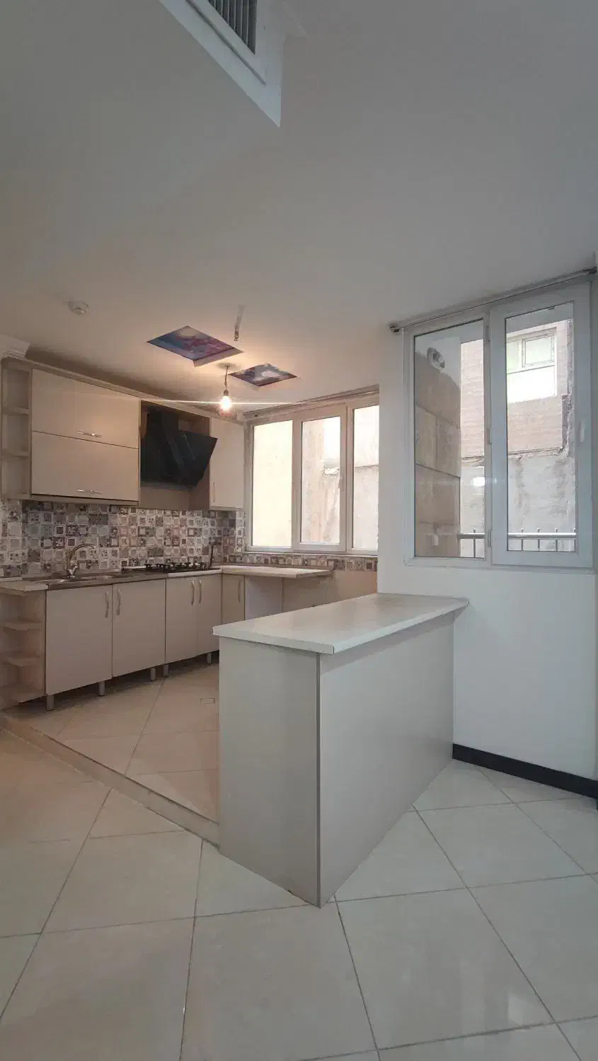 ۶۳ متر / استادمعین هاشمی فول امکانات