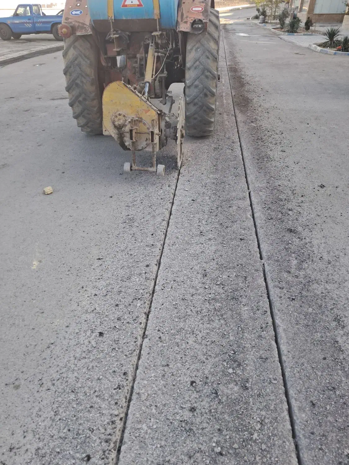 کاتر تراکتوری برش آسفالت در اصفهان و حومه اصفهان|خدمات پیشه و مهارت|ابریشم, |دیوار