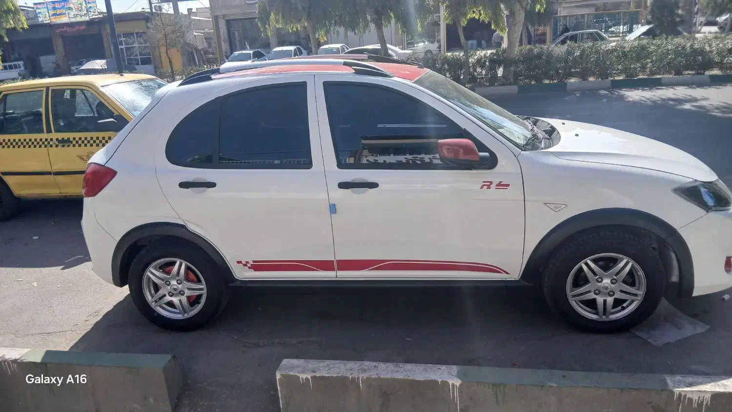 کوئیک.R۱۴۰۱ درحد صفر ۲۷تا کار واقعی|خودرو سواری و وانت|قم, قلعه کامکار|دیوار