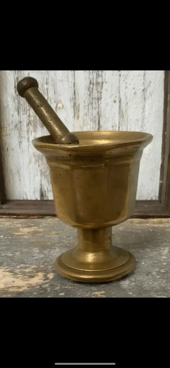 هاون پهلوی اول|کلکسیون اشیاء عتیقه|چمستان, |دیوار