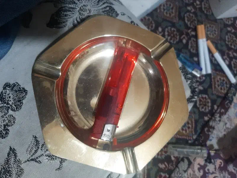 زیر سیگاری|کلکسیون اشیاء عتیقه|چهارباغ, |دیوار