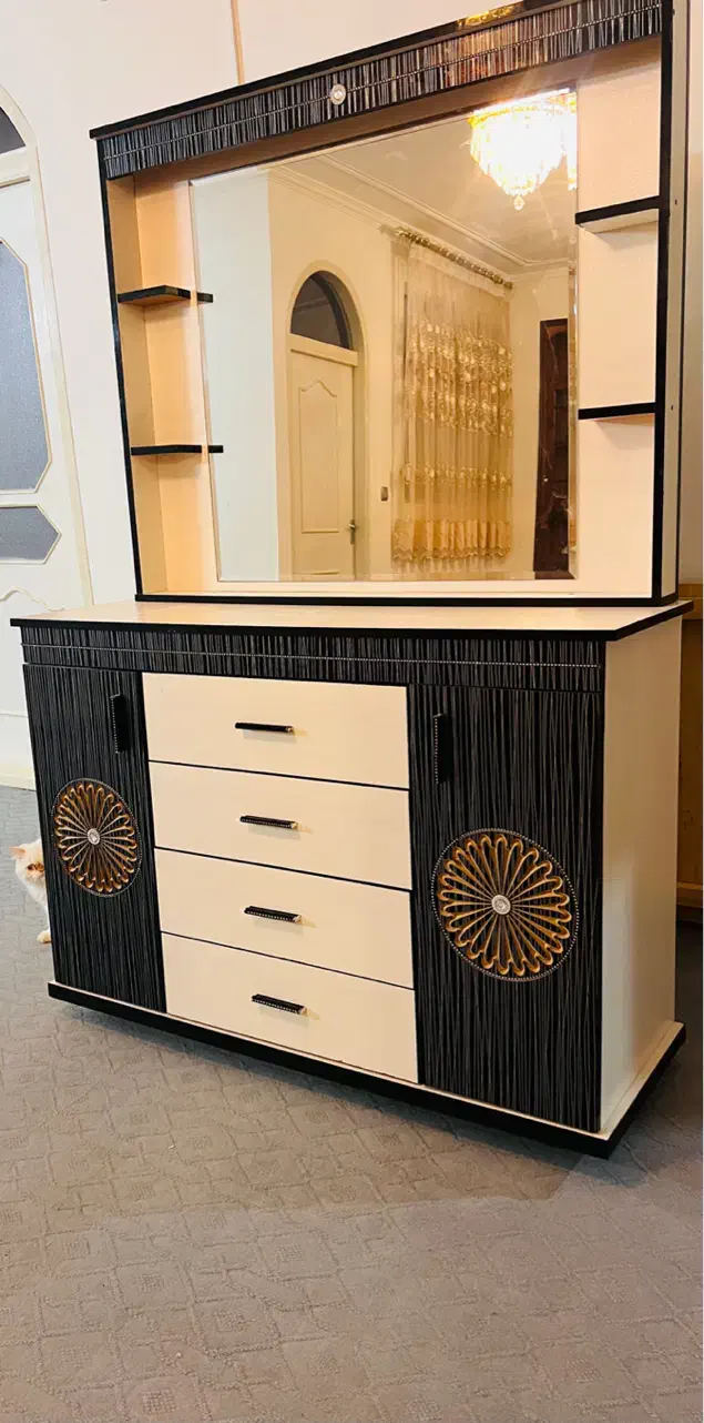 تخت خواب بهمراه میز آرایش|تخت و سرویس خواب|مراغه, |دیوار