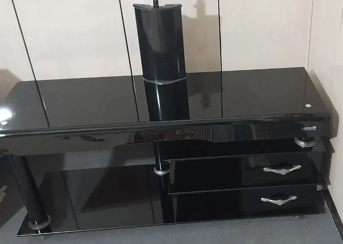 دو عدد میز تلوزیون در حد نو|میز تلویزیون|کنگاور, |دیوار