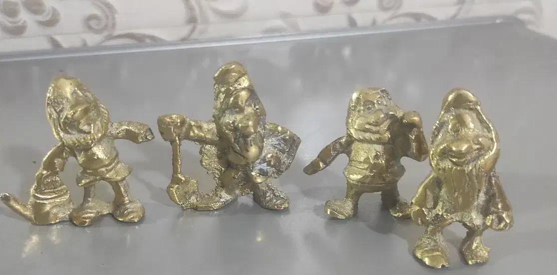 هفت کوتوله نو|مجسمه، تندیس، ماکت|مراغه, |دیوار