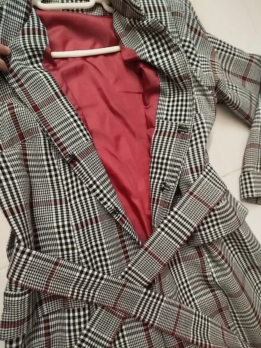 پالتو در حد نونو|لباس|اندیشه, اندیشه فاز ۳|دیوار