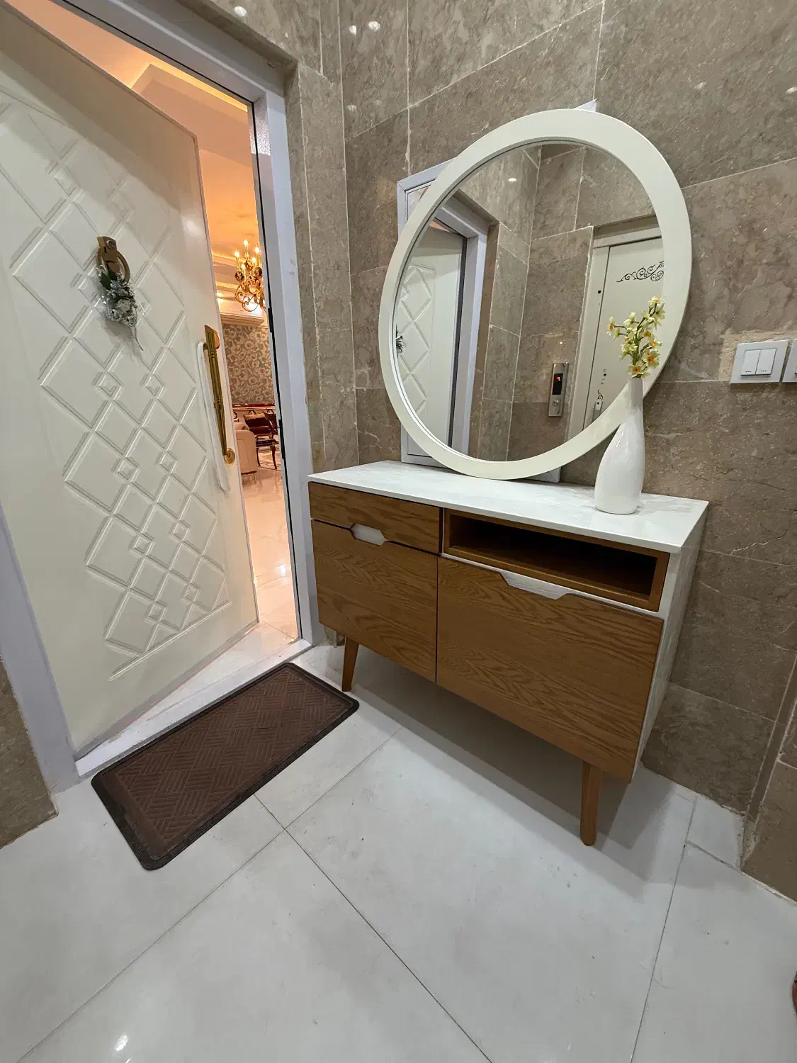 دراور|جاکفشی، کمد، دراور|مشهد, تربیت (صدف)|دیوار