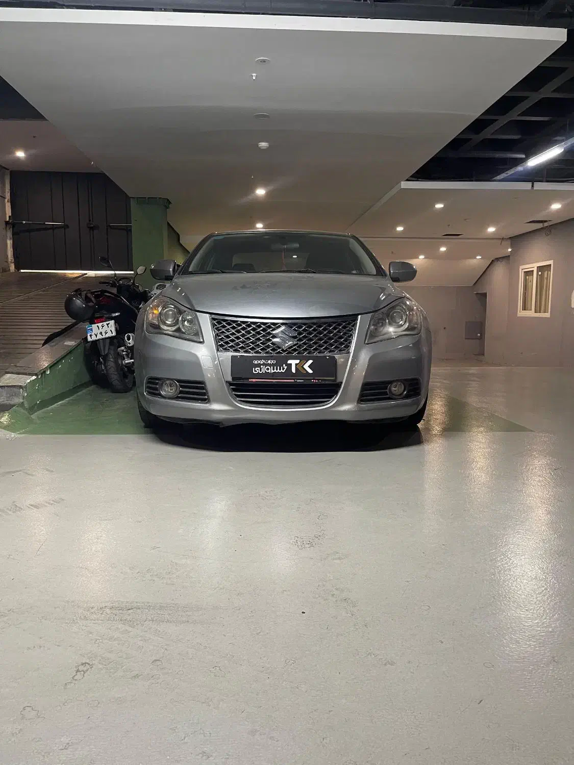 سوزوکی کیزاشی ۲۰۱۲|خودرو سواری و وانت|تهران, الهیه|دیوار