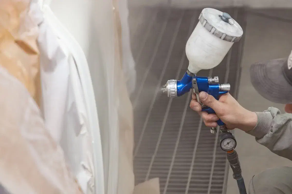 استخدام کارگر ساده و ماهر و نیمه ماهر نقاش|استخدام صنعتی، فنی، مهندسی|شیراز, شهرک صنعتی شیراز|دیوار