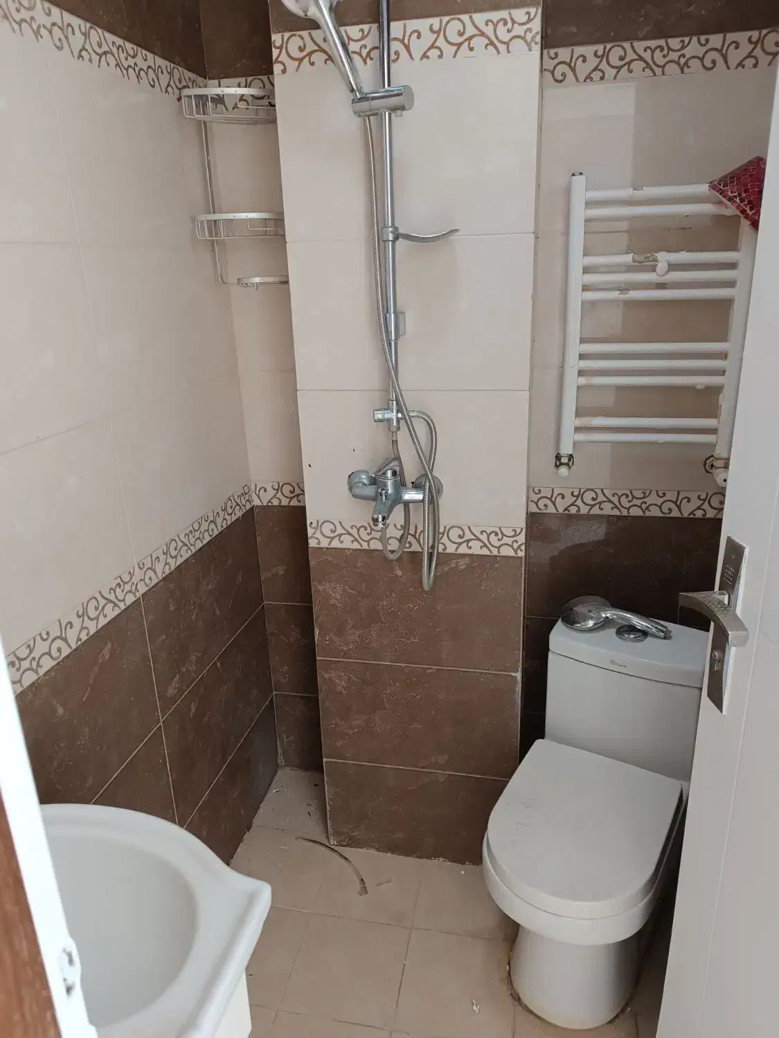 آپارتمان متراژهای  ۷۵ و ۱۰۰ و ۱۱۵ متر