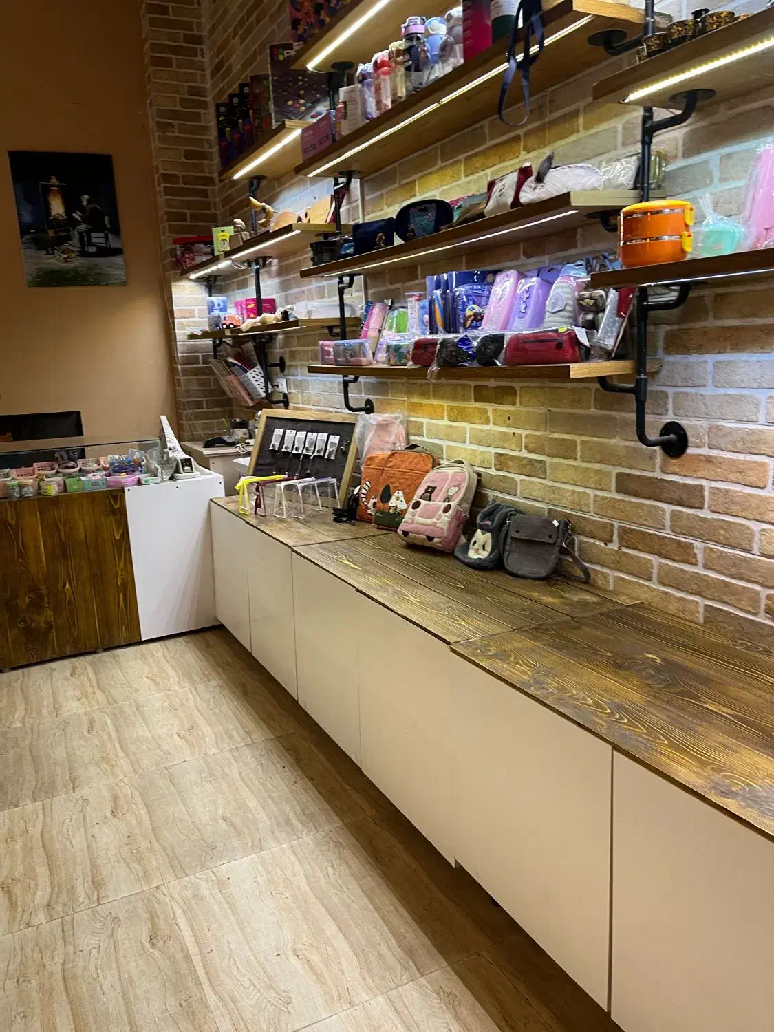 فروش فوری دکور مغازه|فروشگاه و مغازه|نیشابور, هفده شهریور|دیوار